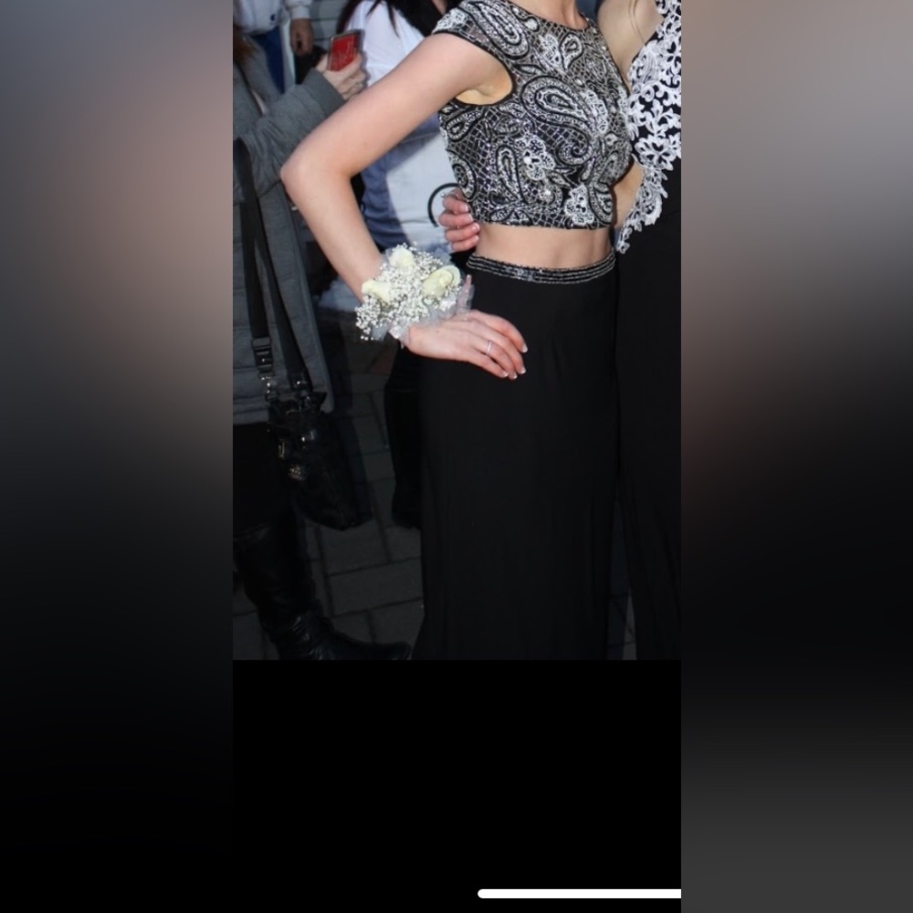 Sherri Hill Prom/Pageant dress! Only worn once - size 2